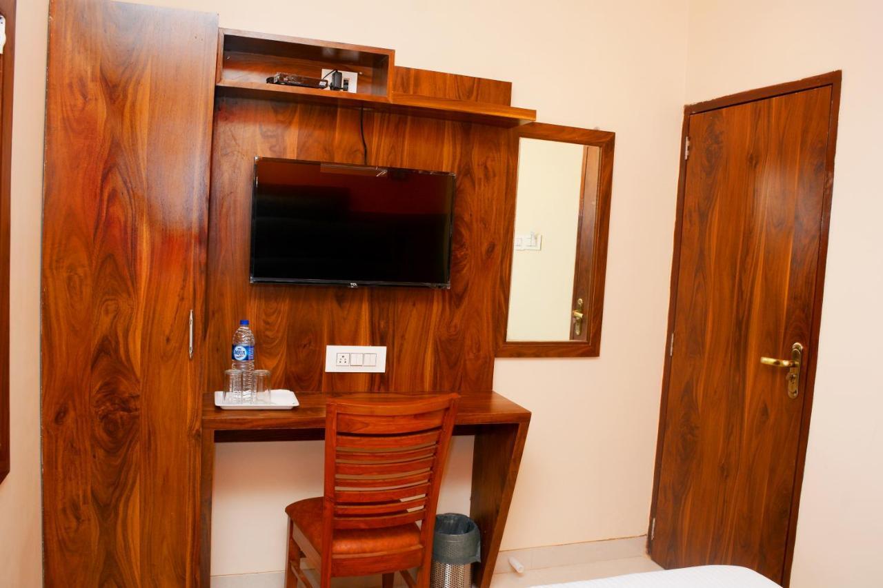 Hotel Nest N Rest - Bombay Extérieur photo
